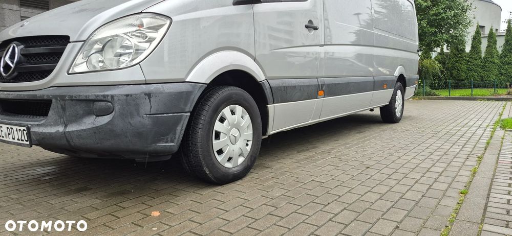 Mercedes-Benz Sprinter - 11