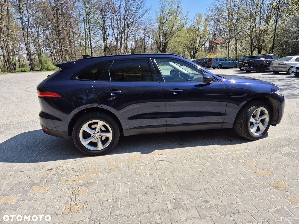 Jaguar F-Pace 30t AWD Pure - 4