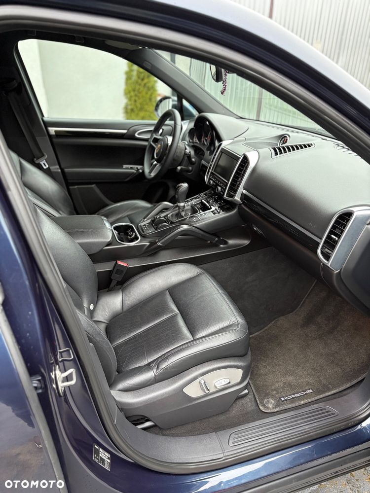 Porsche Cayenne Platinum Edition - 16