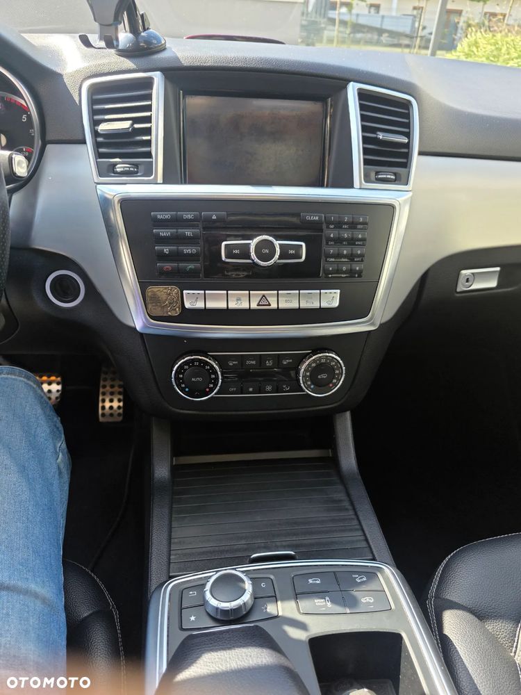 Mercedes-Benz ML - 13