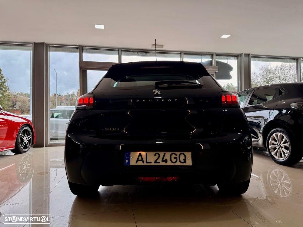 Peugeot e-208 - 11