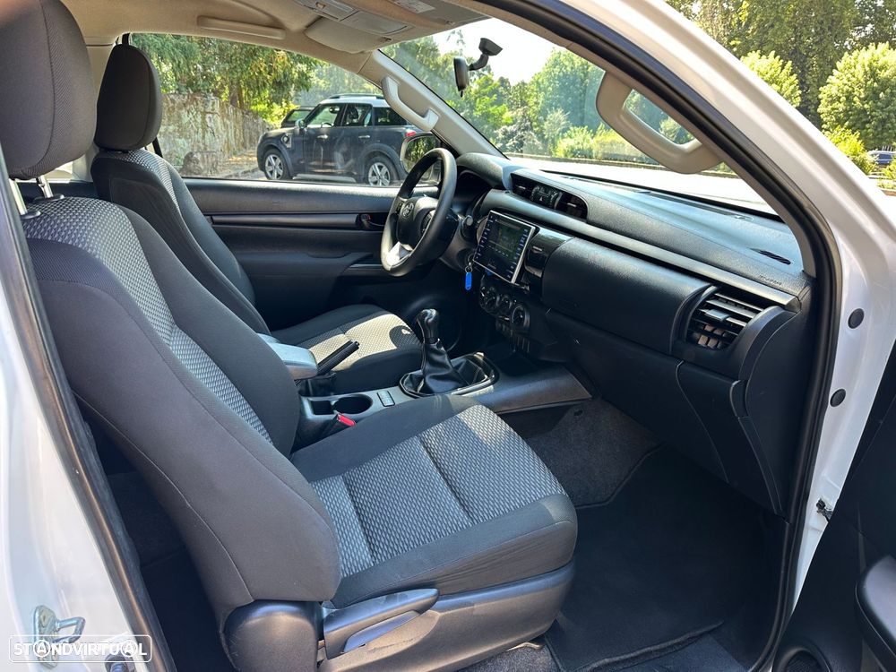 Toyota Hilux - 22