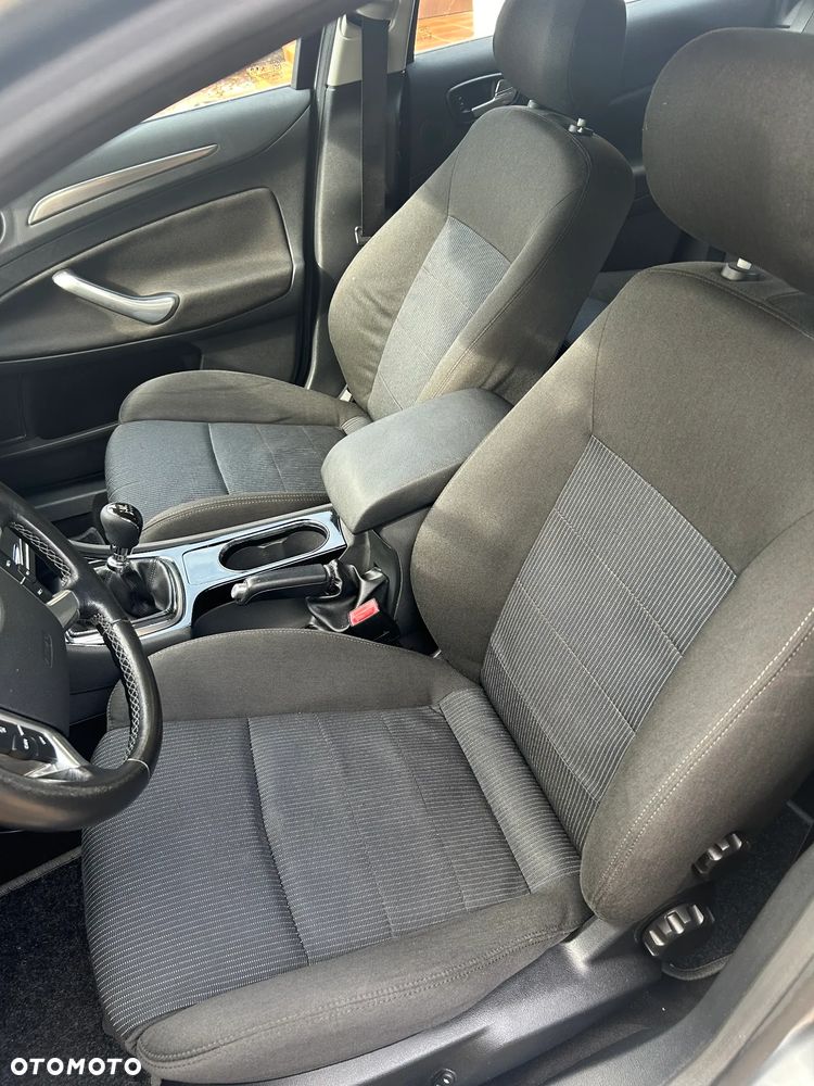 Ford Mondeo - 13