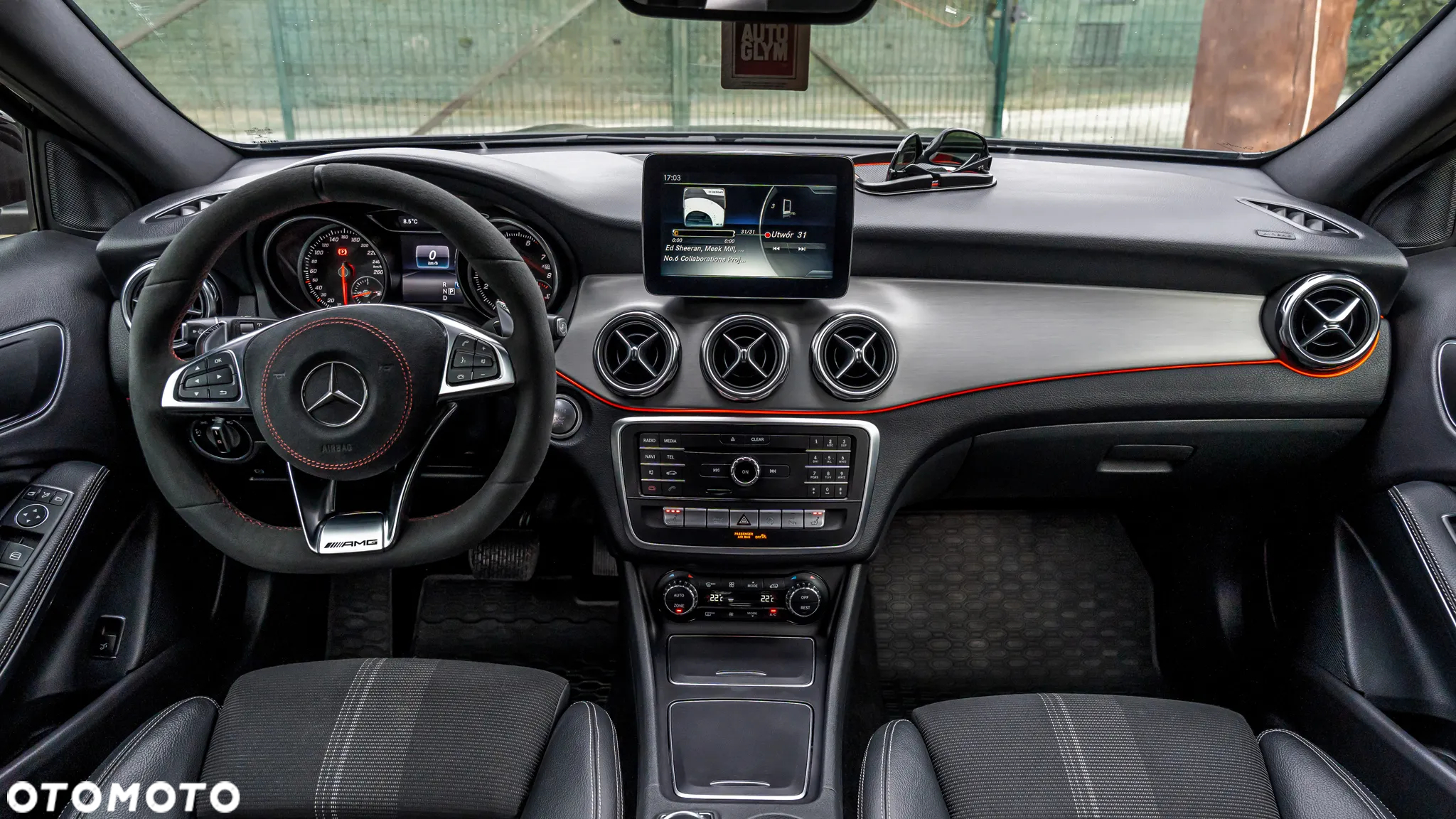 Mercedes-Benz GLA 200 7G-DCT AMG Line - 14
