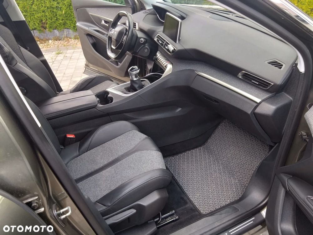 Peugeot 5008 1.6 BlueHDi Allure 7os - 8