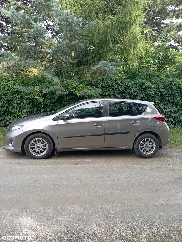 Toyota Auris - 2