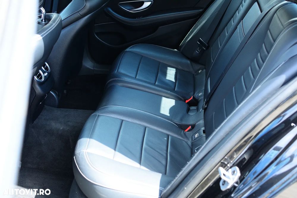 Mercedes-Benz E 300 de 9G-TRONIC - 14