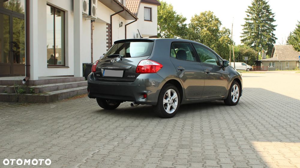 Toyota Auris 1.6 Executive - 14