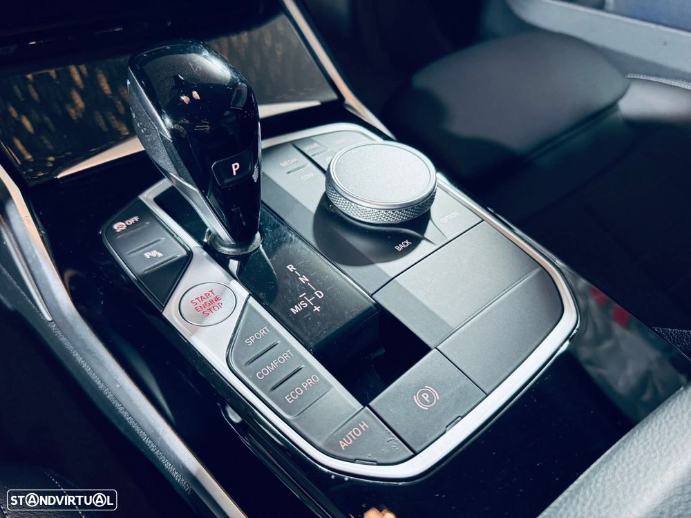 BMW 318 d Touring Line Sport Auto - 31