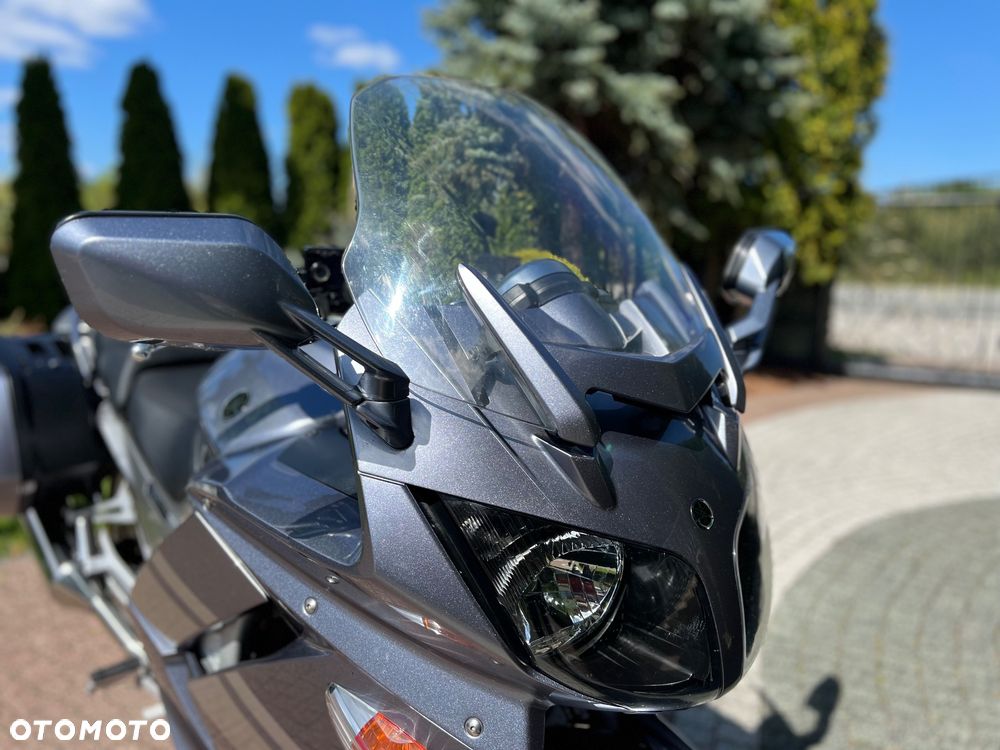 Yamaha FJR - 2