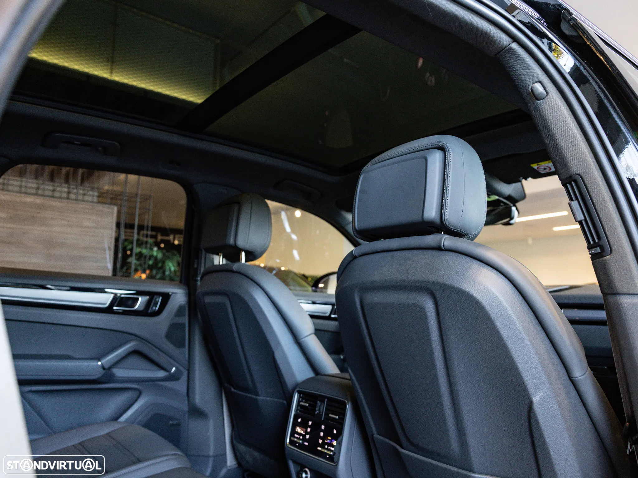 Porsche Cayenne E-Hybrid Platinum Edition - 43
