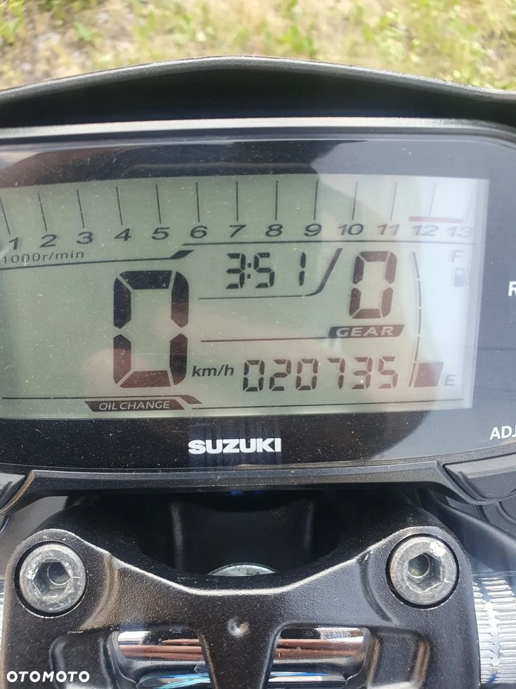 Suzuki GSX - 6