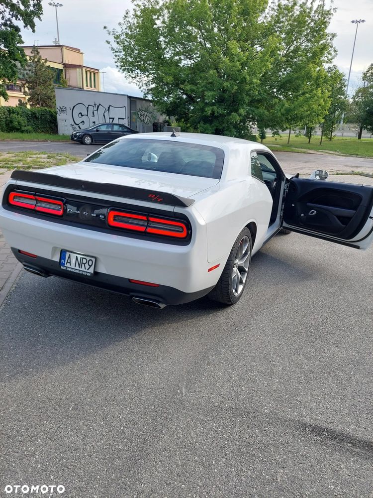 Dodge Challenger - 14