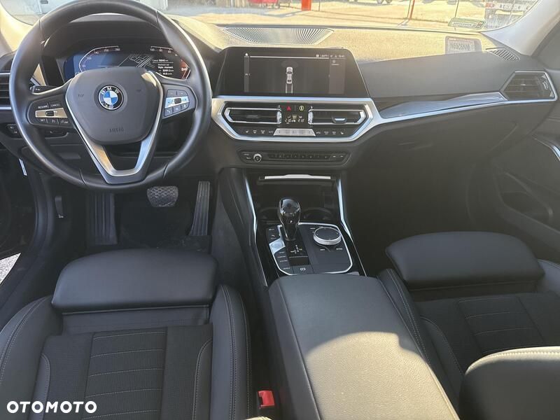 BMW Seria 3 320i Sport Line - 21