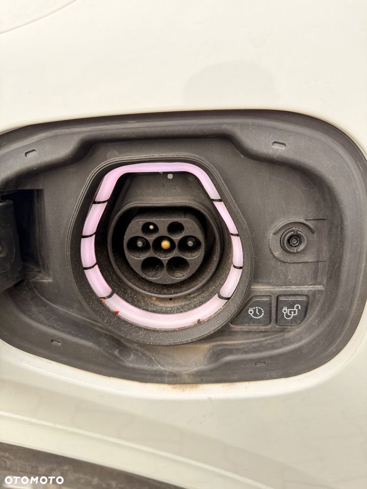 Ford Kuga 2.5P PHEV FWD ST-Line X - 17