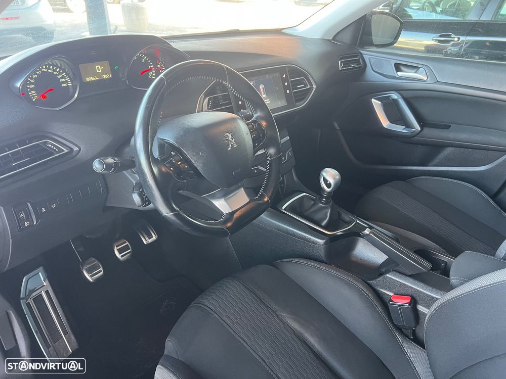 Peugeot 308 1.6 BlueHDi Allure J17 - 38