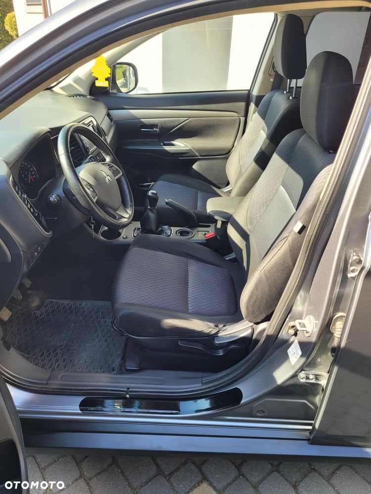 Mitsubishi Outlander 2.0 Intense 2WD - 10