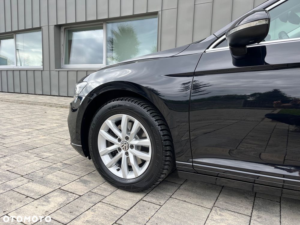 Volkswagen Passat - 37