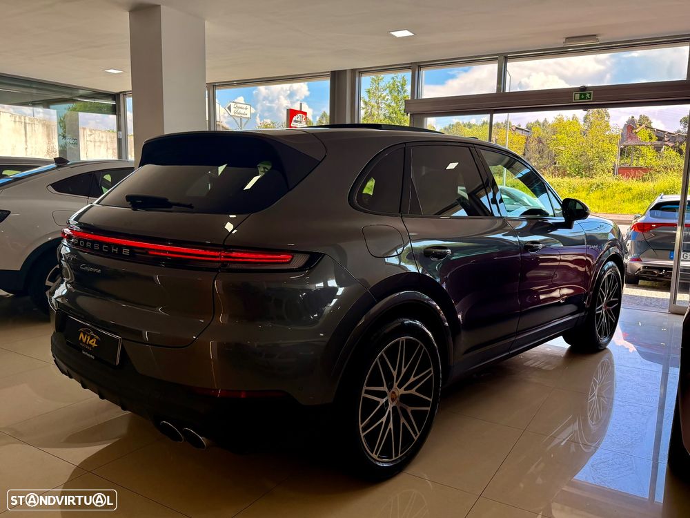 Porsche Cayenne - 12