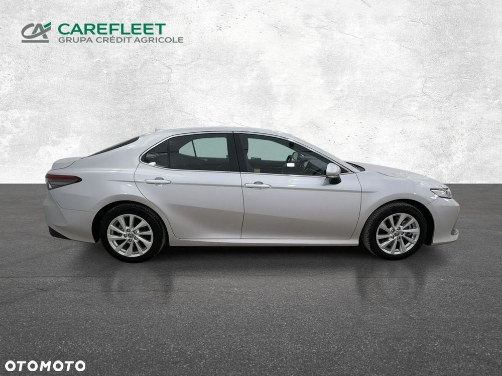 Toyota Camry - 4
