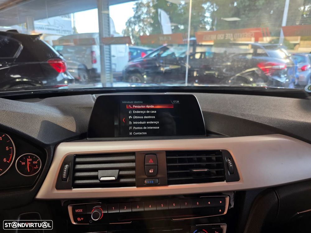 BMW 320 d Touring Aut. Sport Line - 21