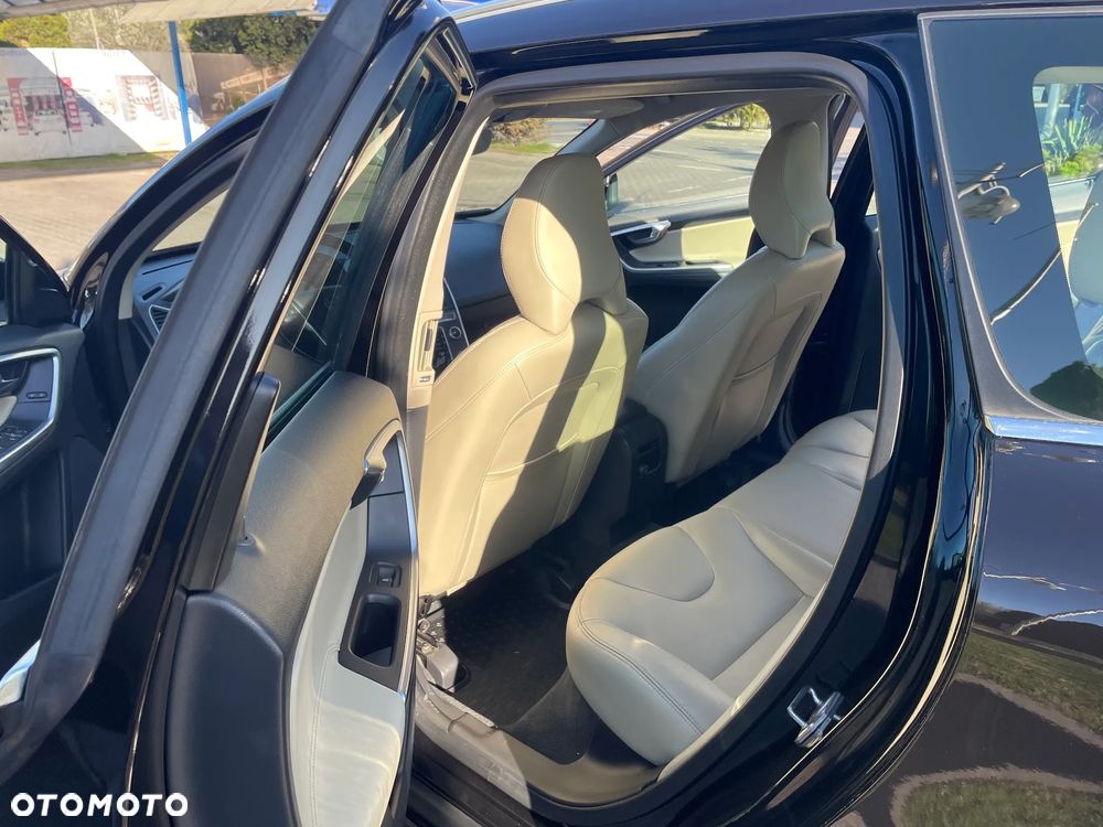 Volvo XC 60 D4 AWD Summum - 12