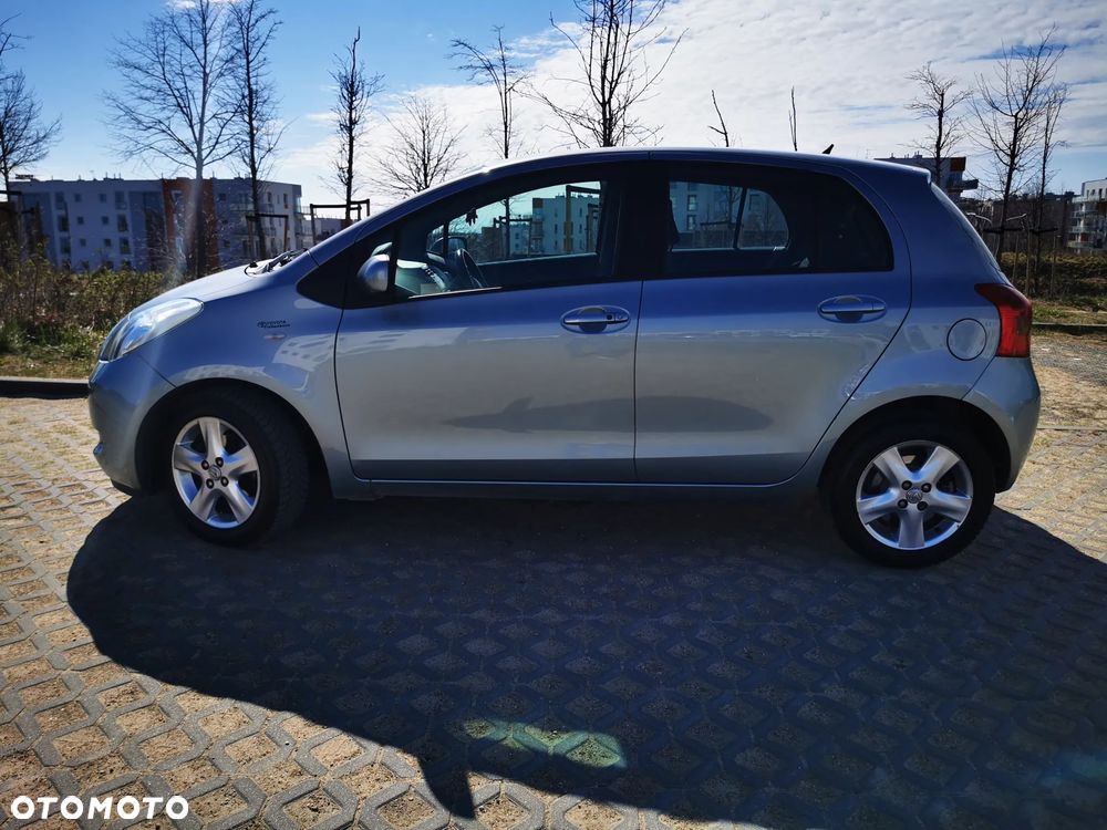 Toyota Yaris 1.3 Sol - 2