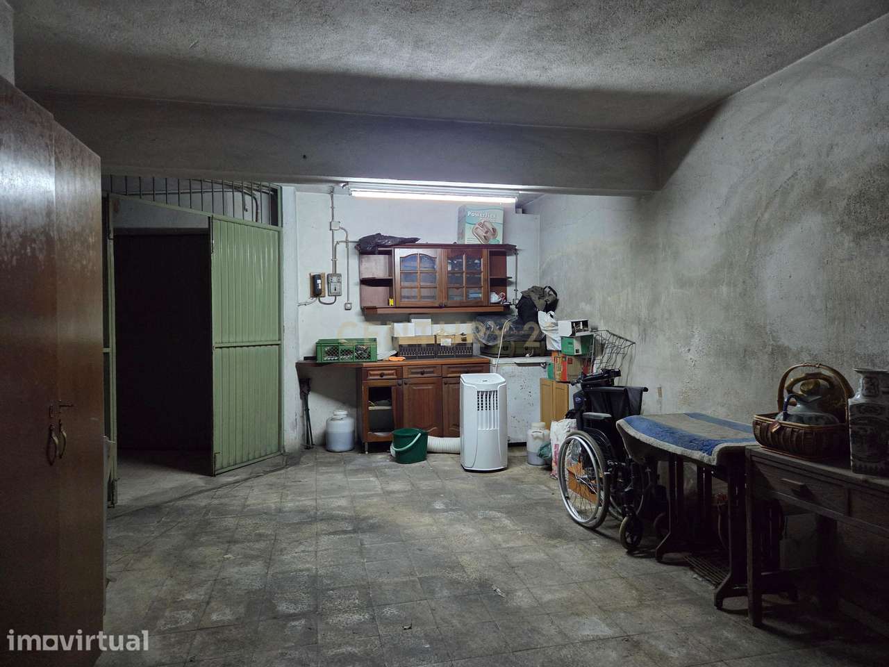 Garagem Box com 30 m² | Espaço para 2 Viaturas e Arrumação | Almada - Grande imagem: 3/7