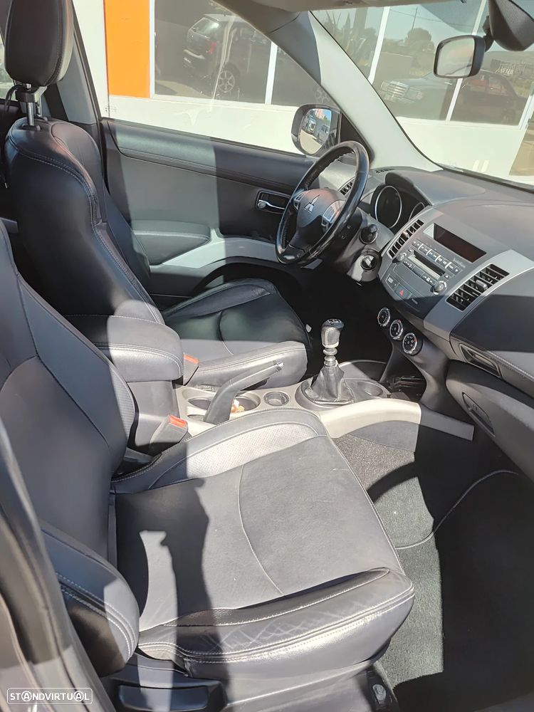Mitsubishi Outlander 2.2 DI-D Instyle - 11