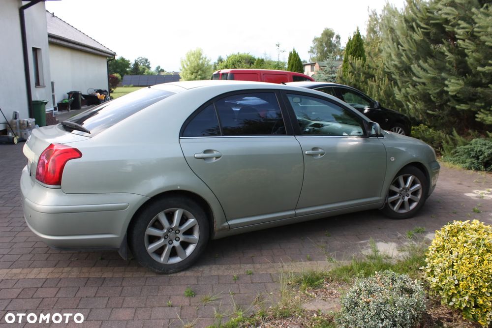 Toyota Avensis - 6