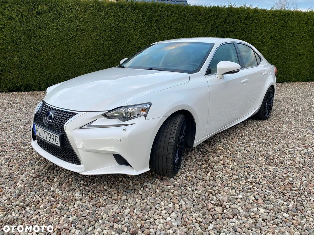 Lexus IS 300h Elite - 12