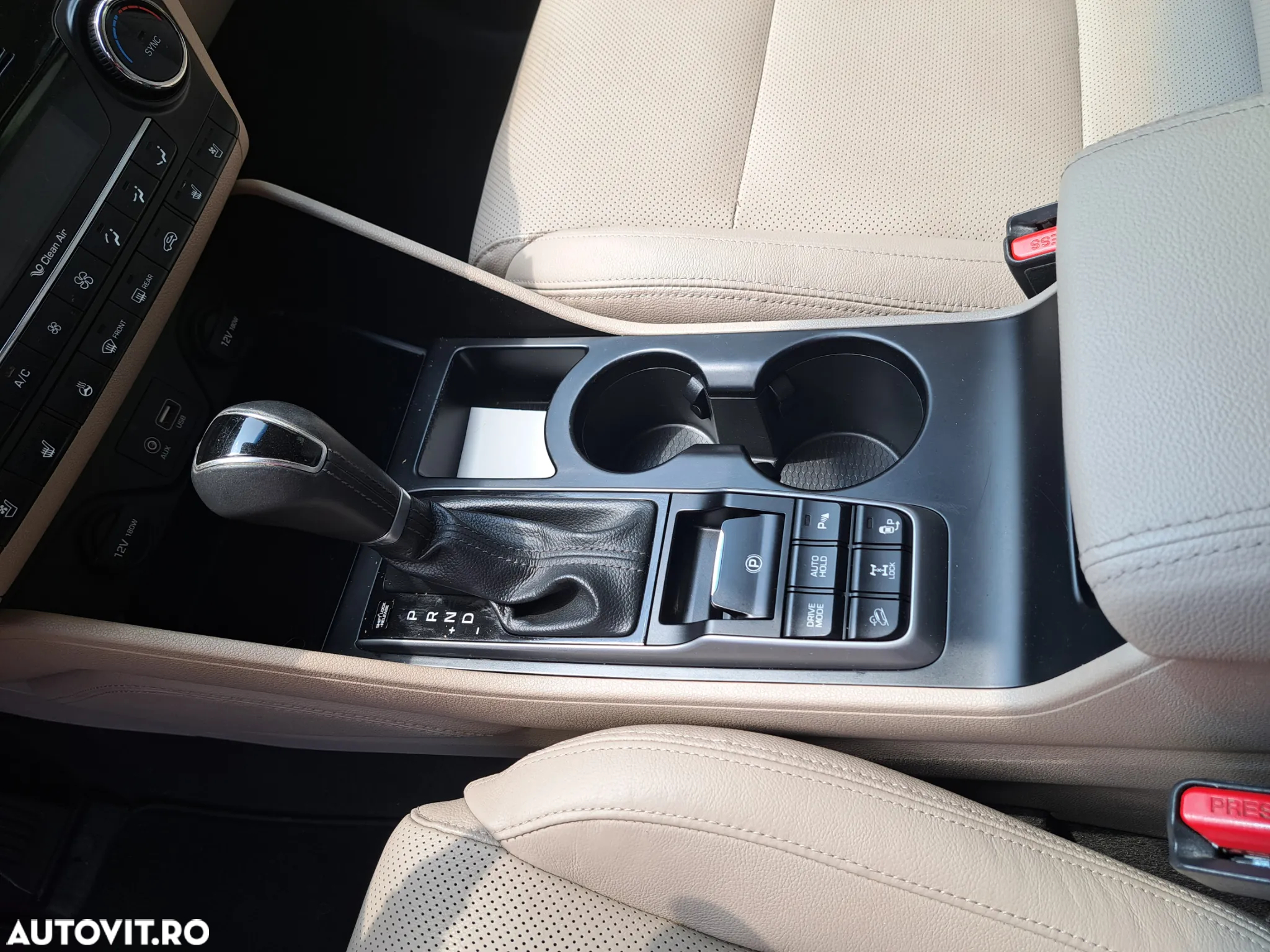 Hyundai Tucson 2.0 CRDI 4WD 6AT Luxury+ - 6