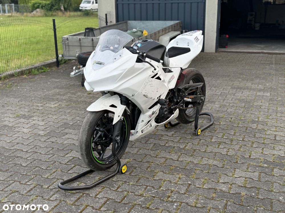 Kawasaki Ninja 400 - 5