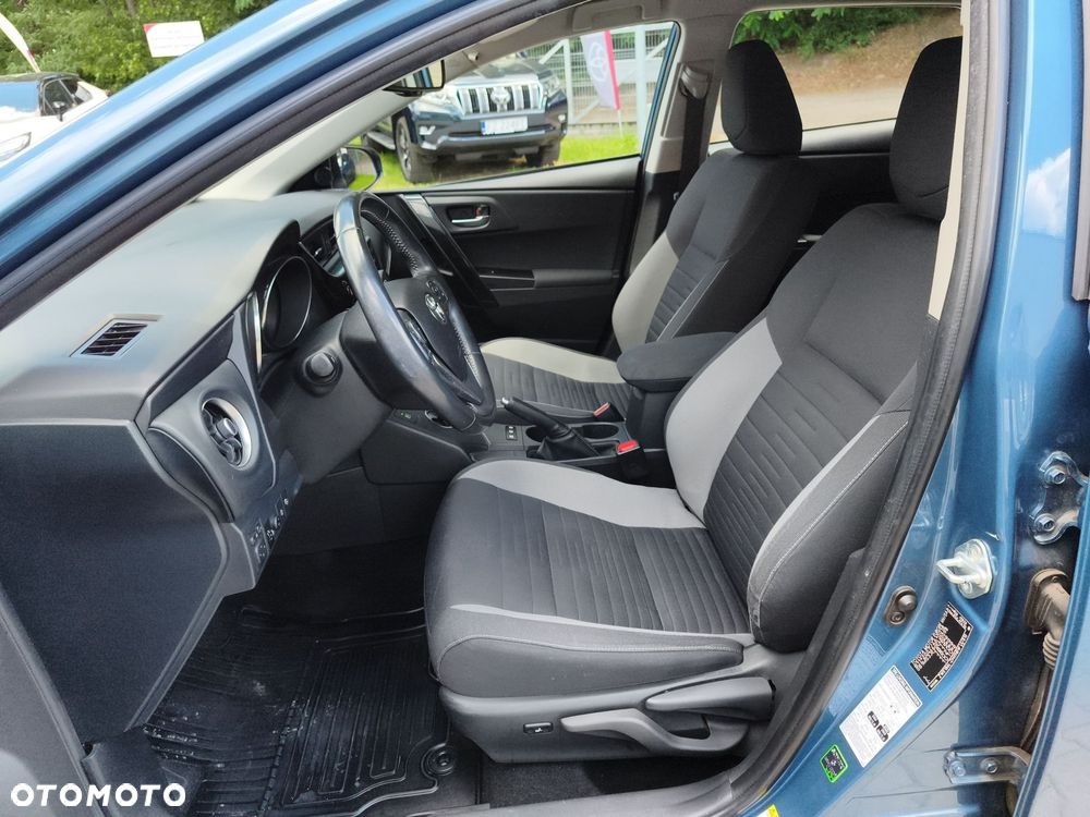 Toyota Auris - 16