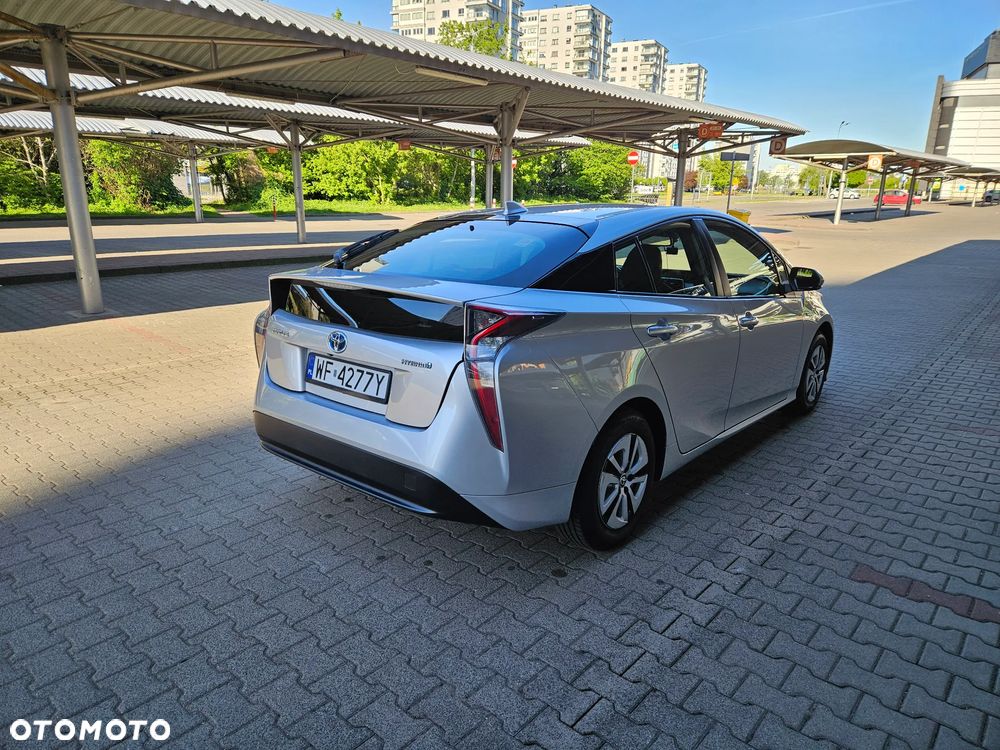 Toyota Prius Hybrid Executive - 8