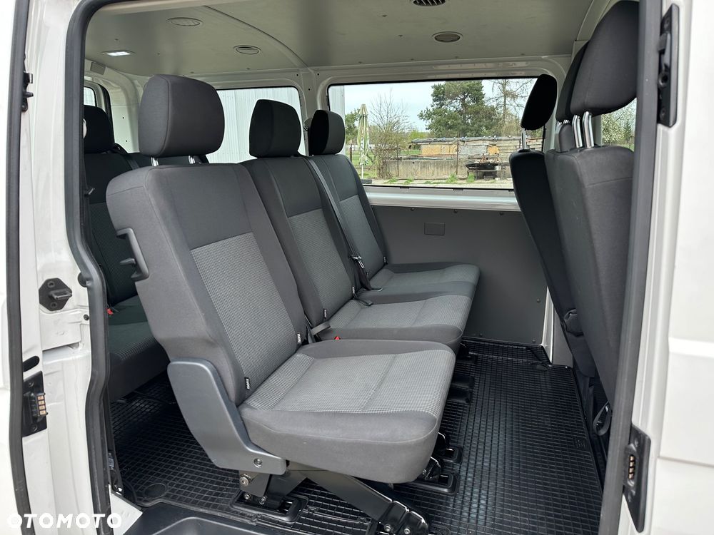 Volkswagen Transporter - 22
