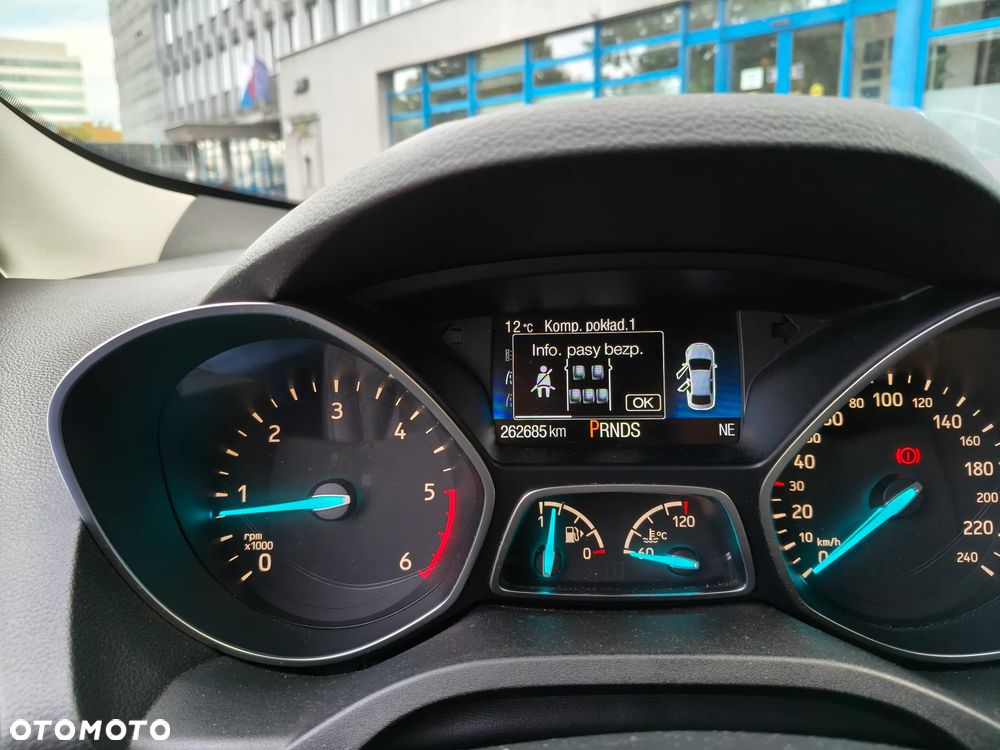 Ford Kuga - 10