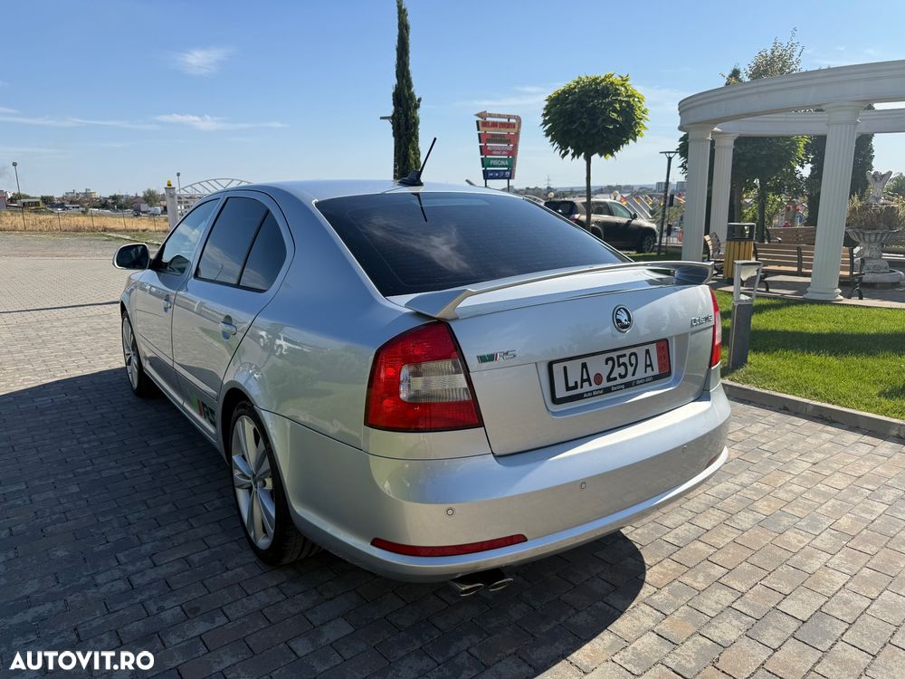 Skoda Octavia 2.0 TDI CR DPF RS - 7