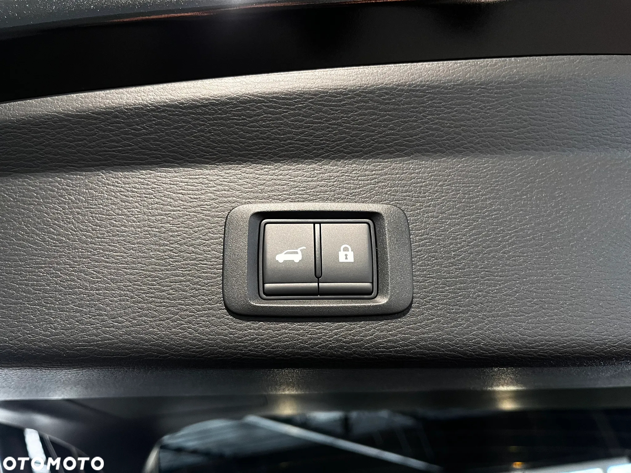 Mitsubishi Outlander PHEV Instyle - 24