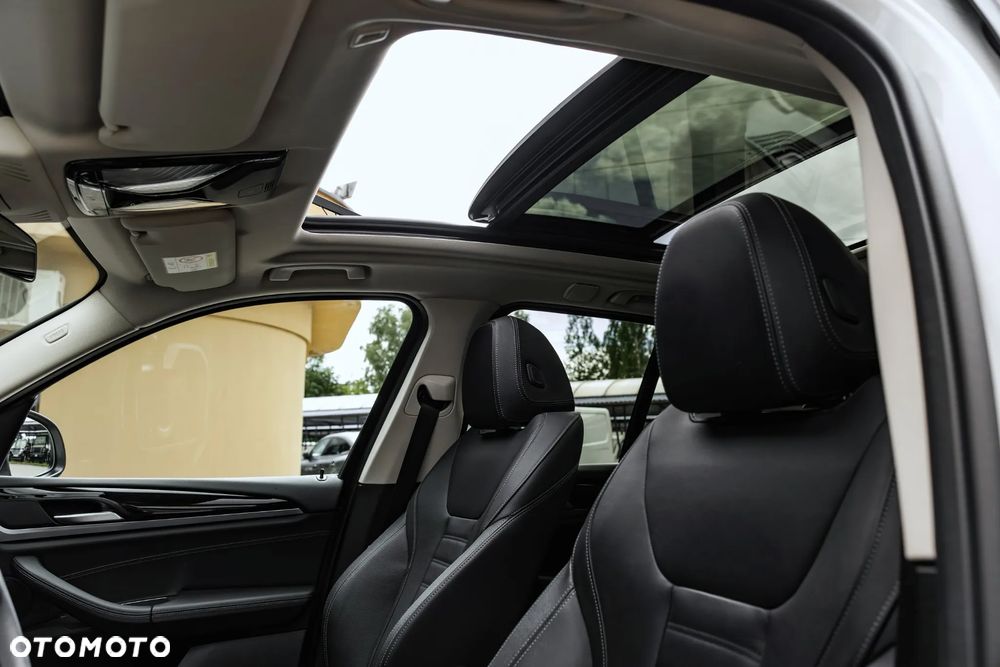 BMW X3 sDrive18d sport - 21