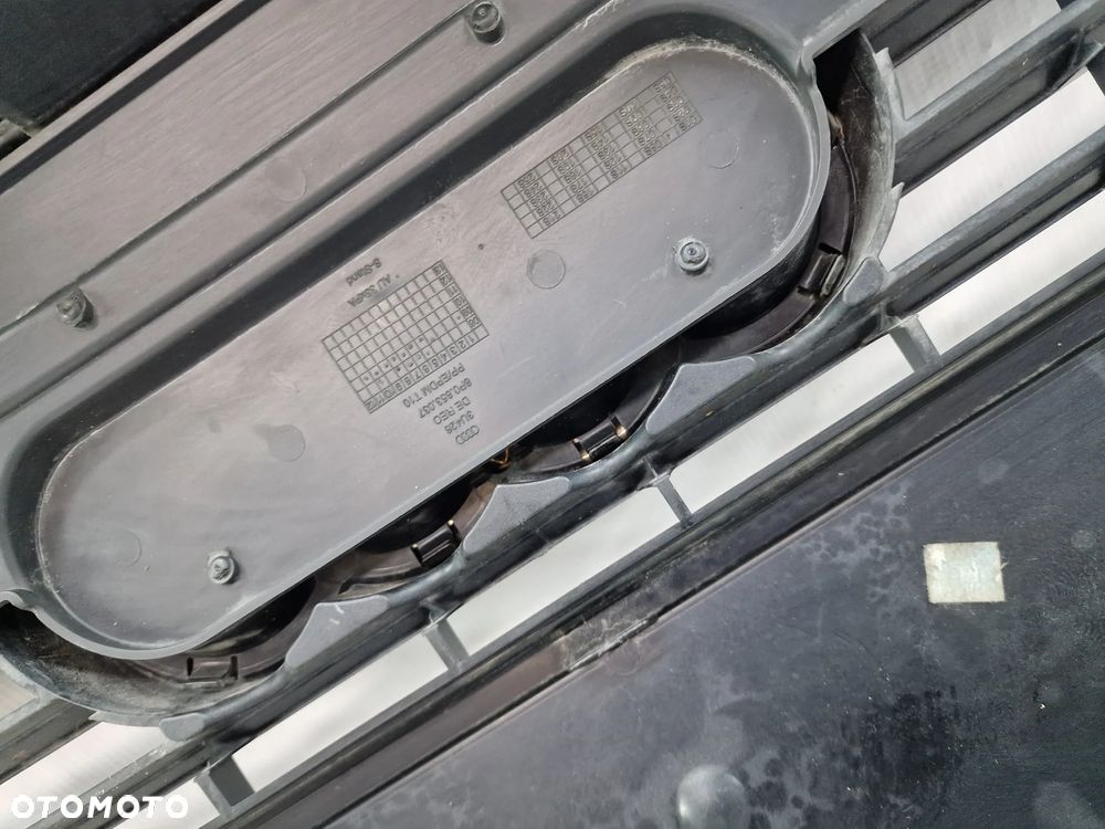 AUDI A3 8P0 LIFT 08- ATRAPA / GRILL PRZEDNI PRZÓD , NR 8P0853651H + 8P0853037 , NR AUKCHI GL764 - 19