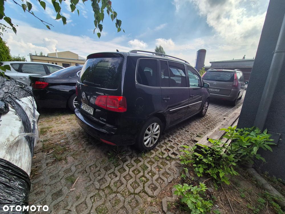 Volkswagen Touran 2.0 TDI DPF Highline - 5