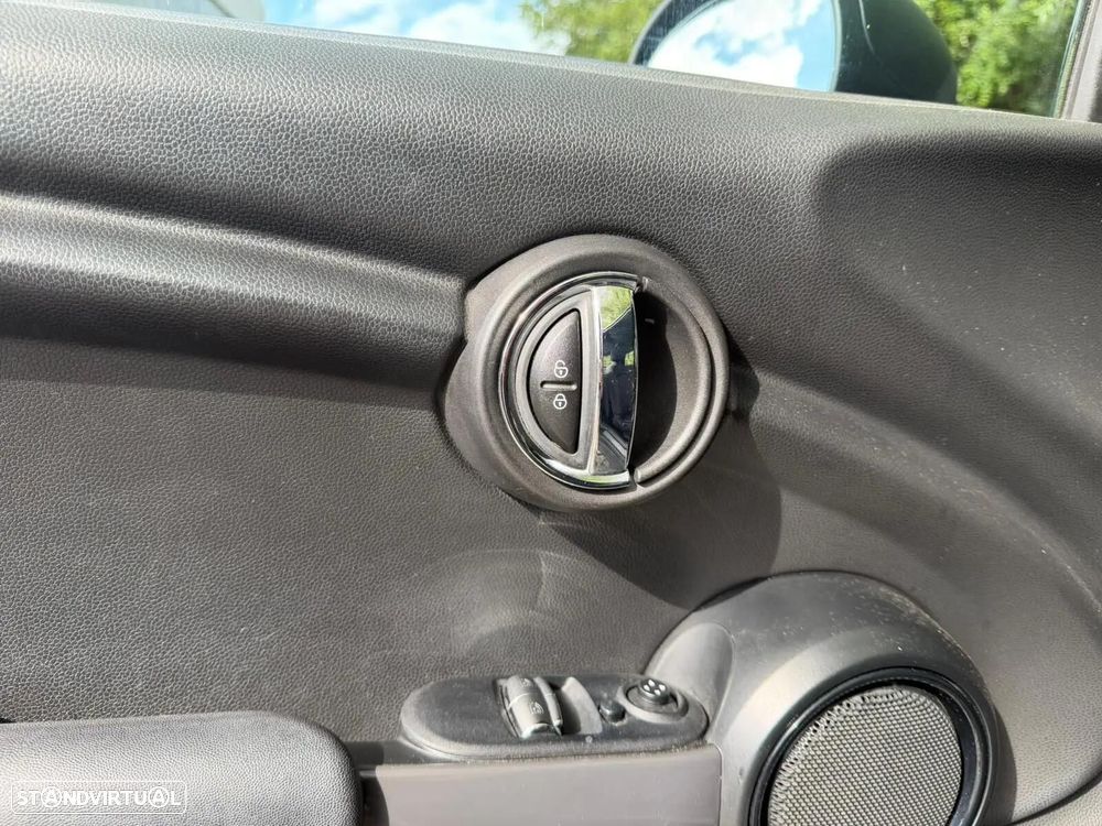 MINI 3 Portas One D - 26