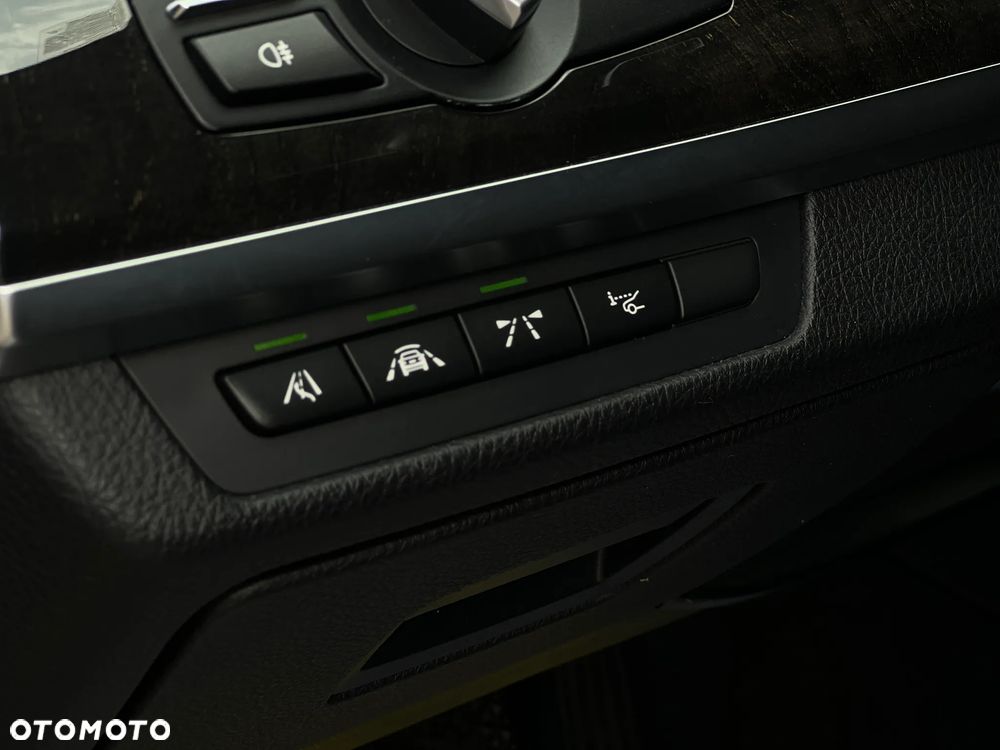 BMW Seria 7 - 17