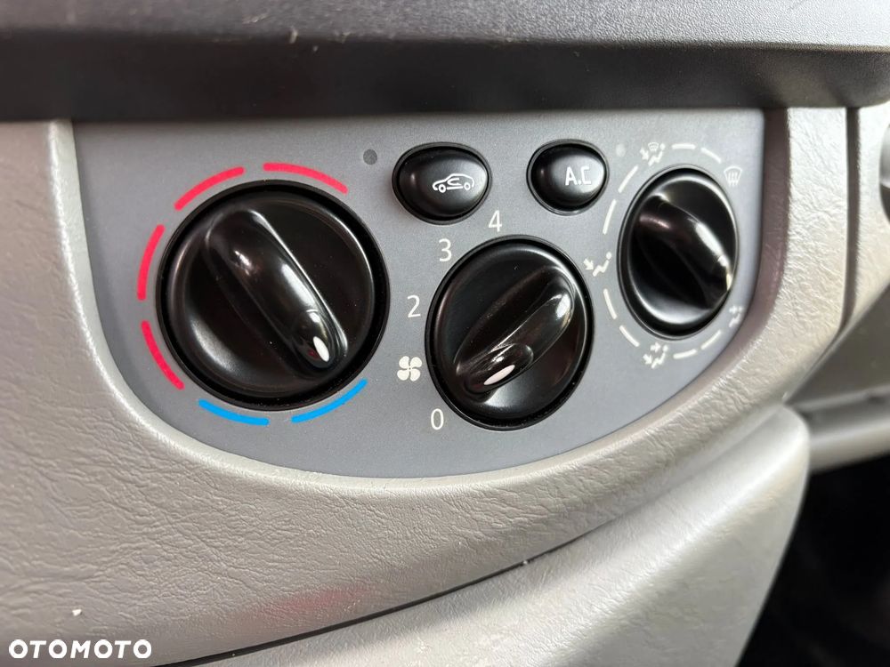 Renault Trafic 2.0 dCi limatyzacja Elektryczne Szyby Gwarancja - 15