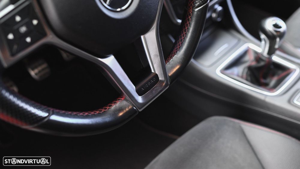 Mercedes-Benz A 180 CDI BE Edition AMG Line - 15