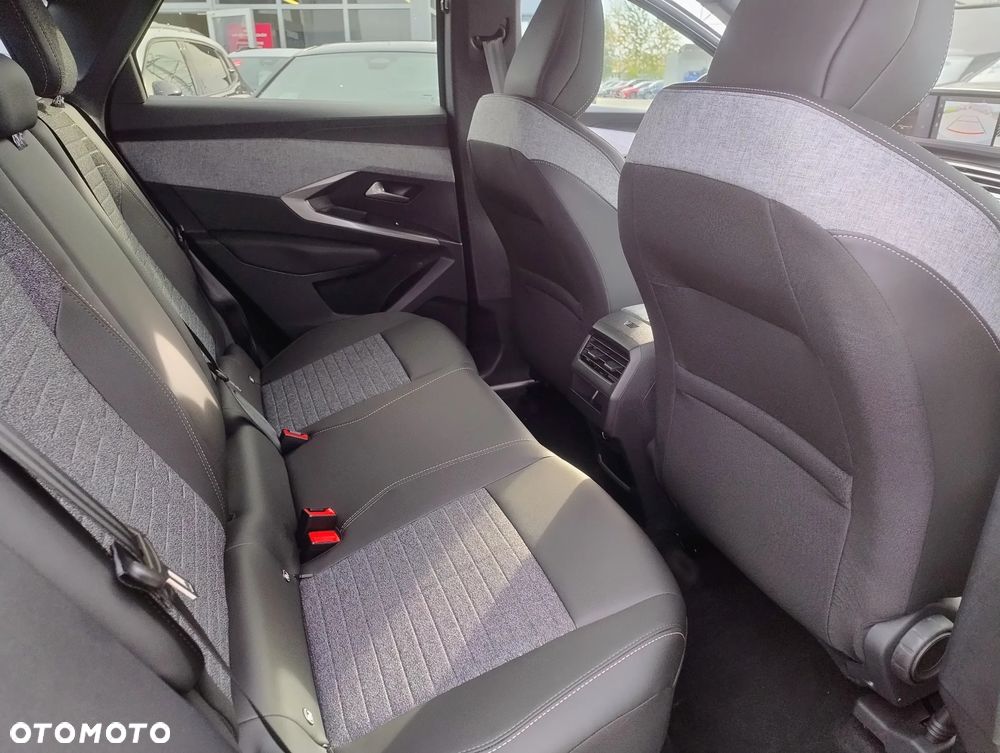 Peugeot 3008 1.2 PureTech mHEV Allure e-DCS6 - 7