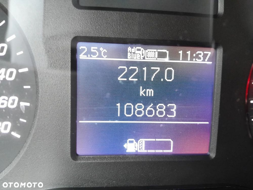 Mercedes-Benz Sprinter - 13