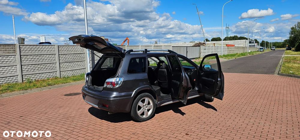 Mitsubishi Outlander 2.0 Comfort 4WD - 24