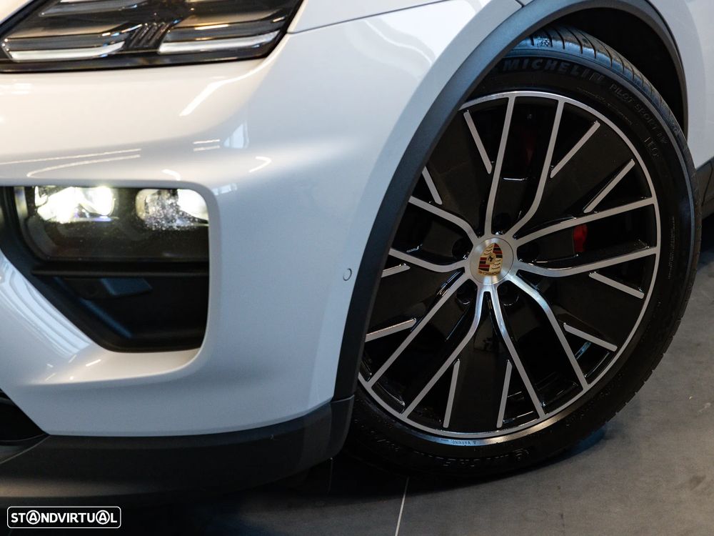 Porsche Macan Electric 4S - 15